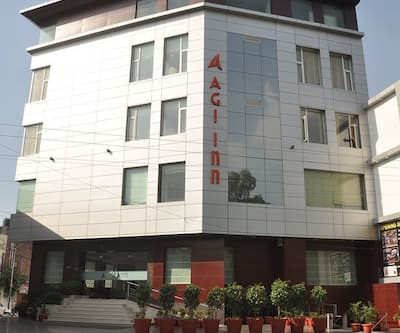 https://imgcld.yatra.com/ytimages/image/upload/t_hotel_yatra_city_desktop/v1406535563/Domestic Hotels/Hotels_Jalandhar/UNA Smart AGI Inn/Overview.jpg